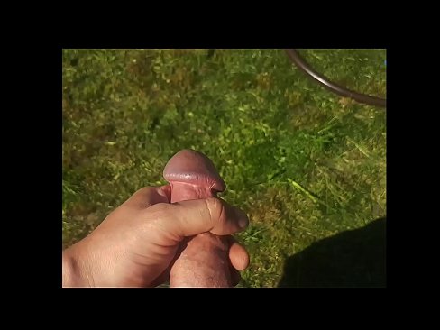 ❤️ A guapa quente recibe o seu coño rosa fodido e corre cun chorro nun xardín de verán Porno casero na pornografía gl.assistirhentai.ru ❌️❤