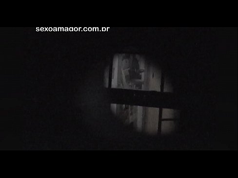 ❤️ Blondie é gravada en segredo por un voyeur do barrio escondido detrás de ladrillos ocos Porno casero na pornografía gl.assistirhentai.ru ❌️❤